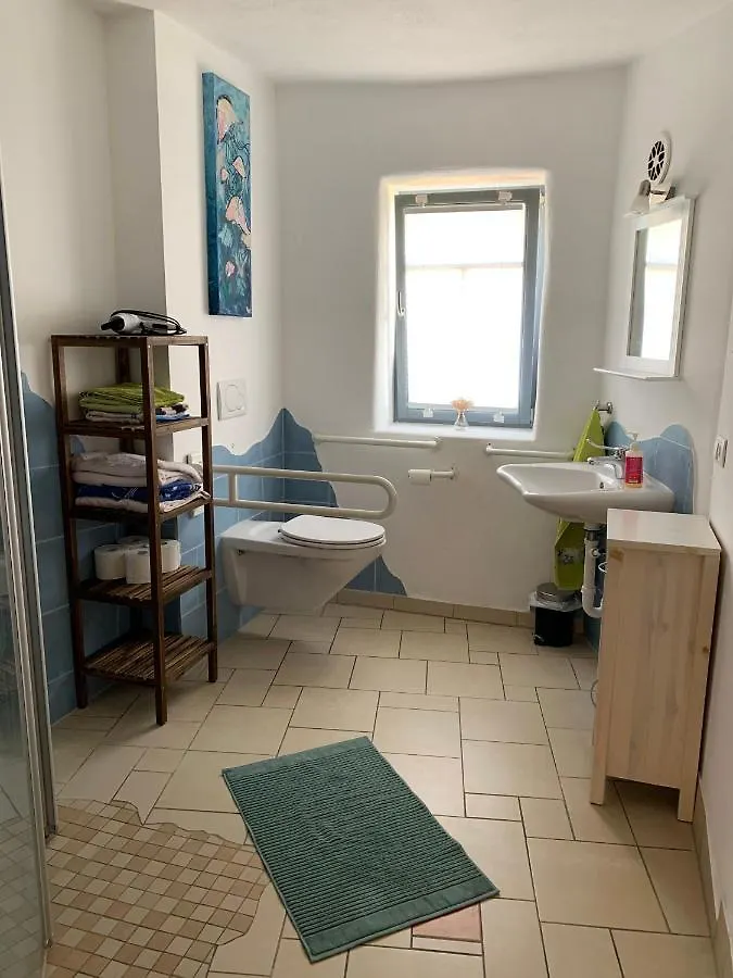 Appartement Ferienwohnung Hundertwasser In Marktheidenfeld Am Main Duitsland